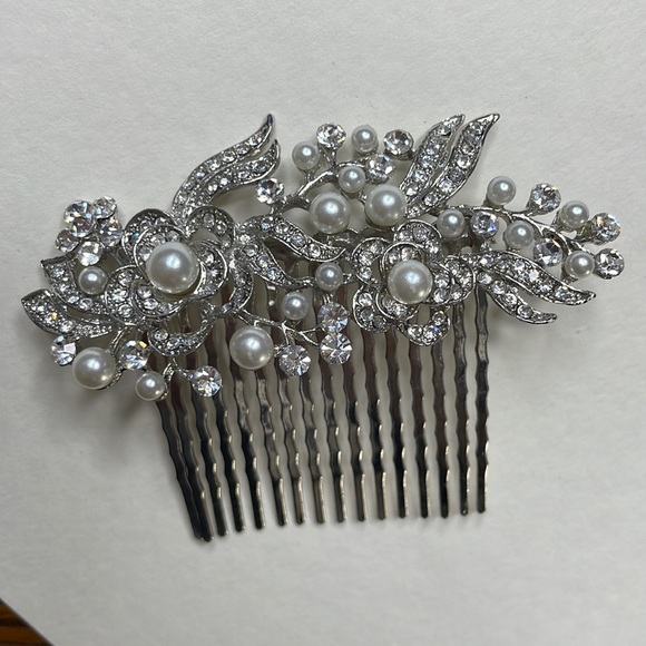 NWOT Pearl Rhinestone Silver Bridal Comb - Picture 4 of 5